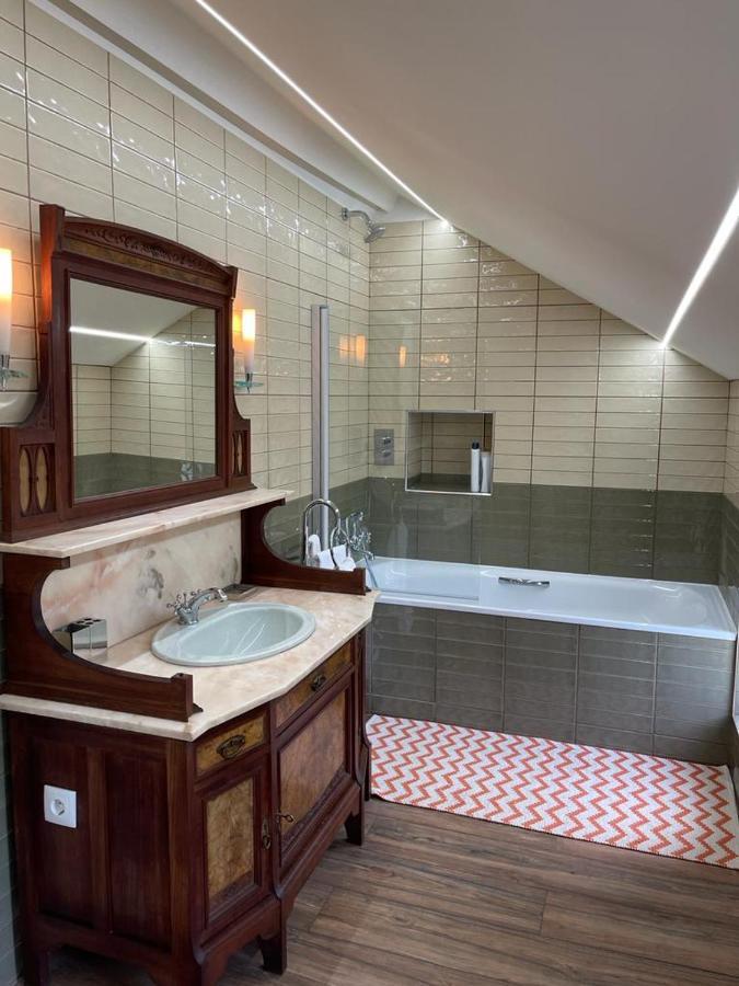 אובאר Vintage Balcony Guesthouse מראה חיצוני תמונה